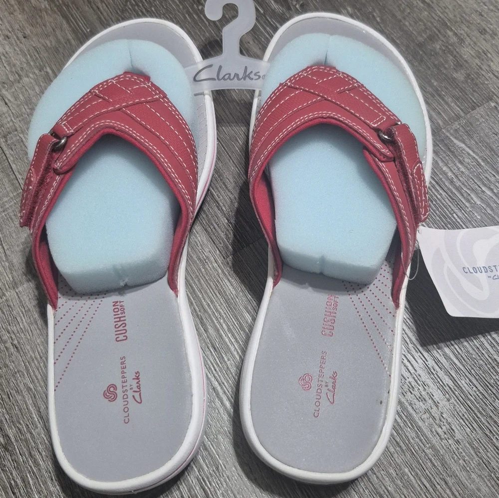 Clarks Women's Size 6 Red Flip Flops - Picture 10 of 10